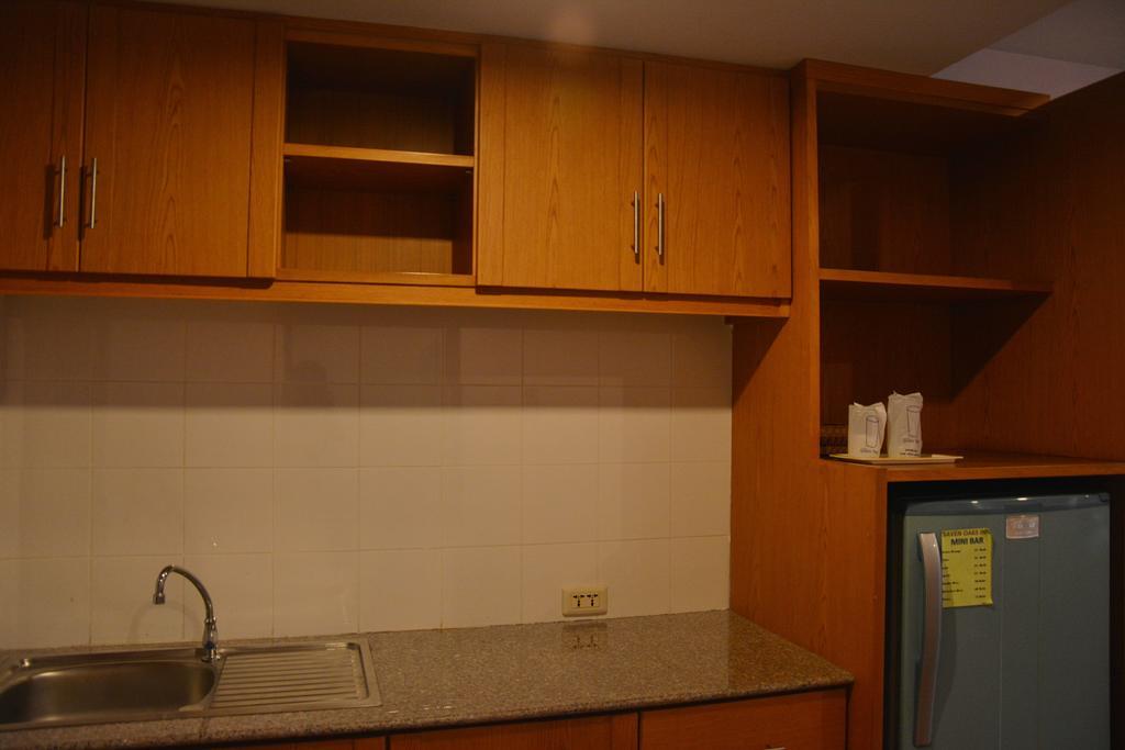 Seven Oaks Inn Jomtien Habitación foto