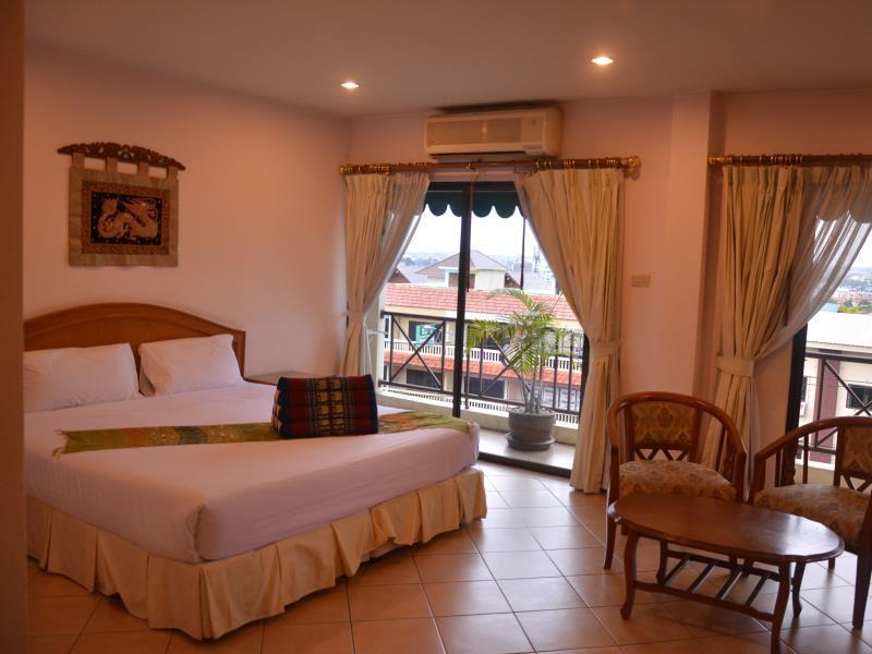 Seven Oaks Inn Jomtien Exterior foto
