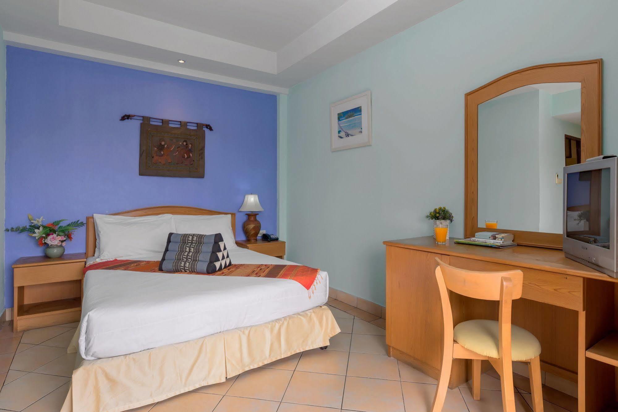 Seven Oaks Inn Jomtien Exterior foto