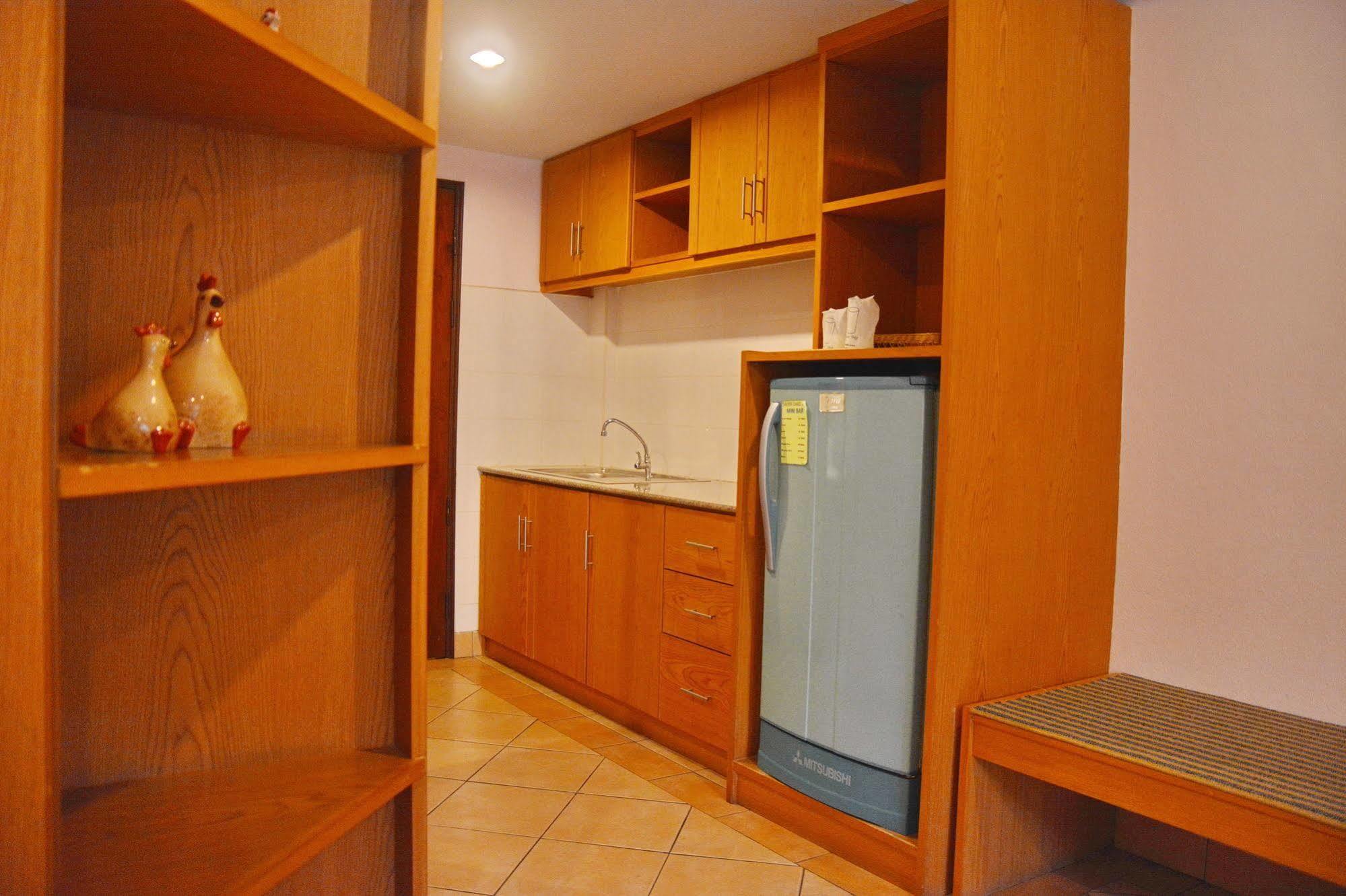 Seven Oaks Inn Jomtien Exterior foto