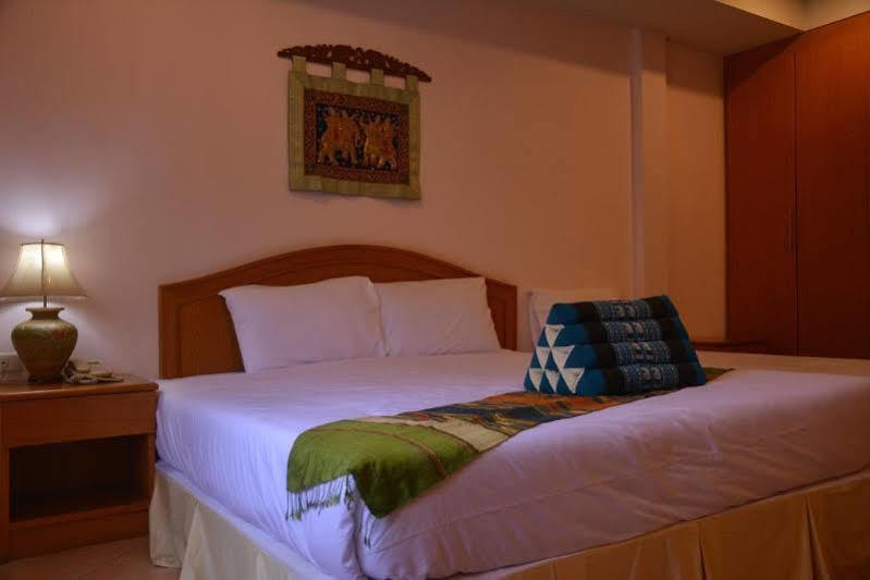 Seven Oaks Inn Jomtien Exterior foto